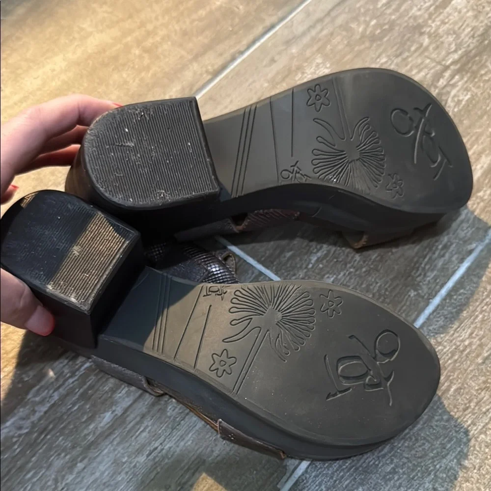 OTBT Gray Platform Shoes with Textured Strap and Chunky Heel